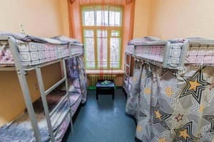 Хостел Vorobey. Место в мужском 8-местном номере  1